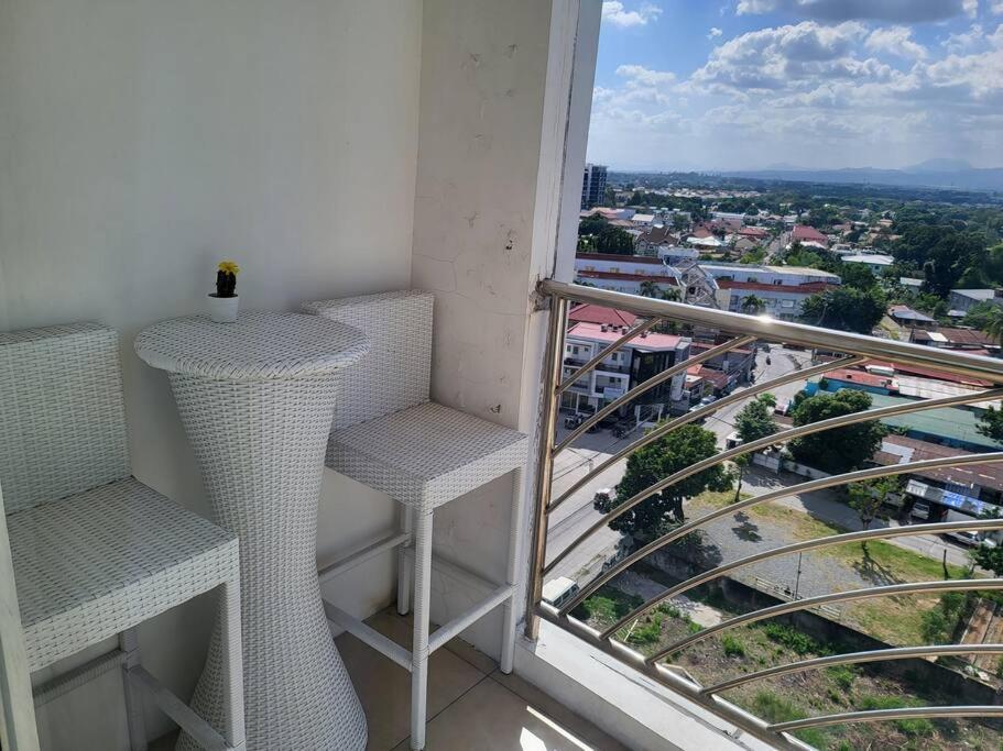 Kandi Tower 3, Premium 1Br With 2Cr & 2 Balcony. Angeles Luaran gambar